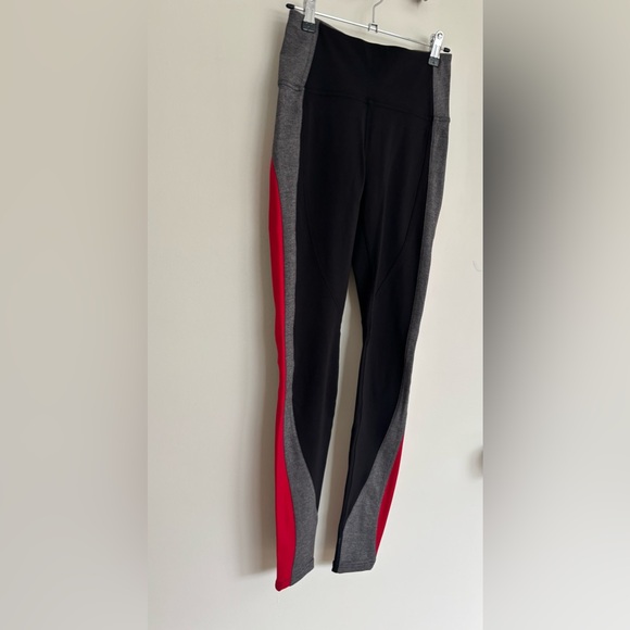 LULULEMON Legging w/Red/Grey Contour Detailing, Size 4, Like New Condition - Picture 3 of 11